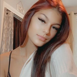 Meet your Posher, Desi